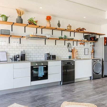 Urban Oasis Balcony Apartment Backup Powered Cape Town Luaran gambar